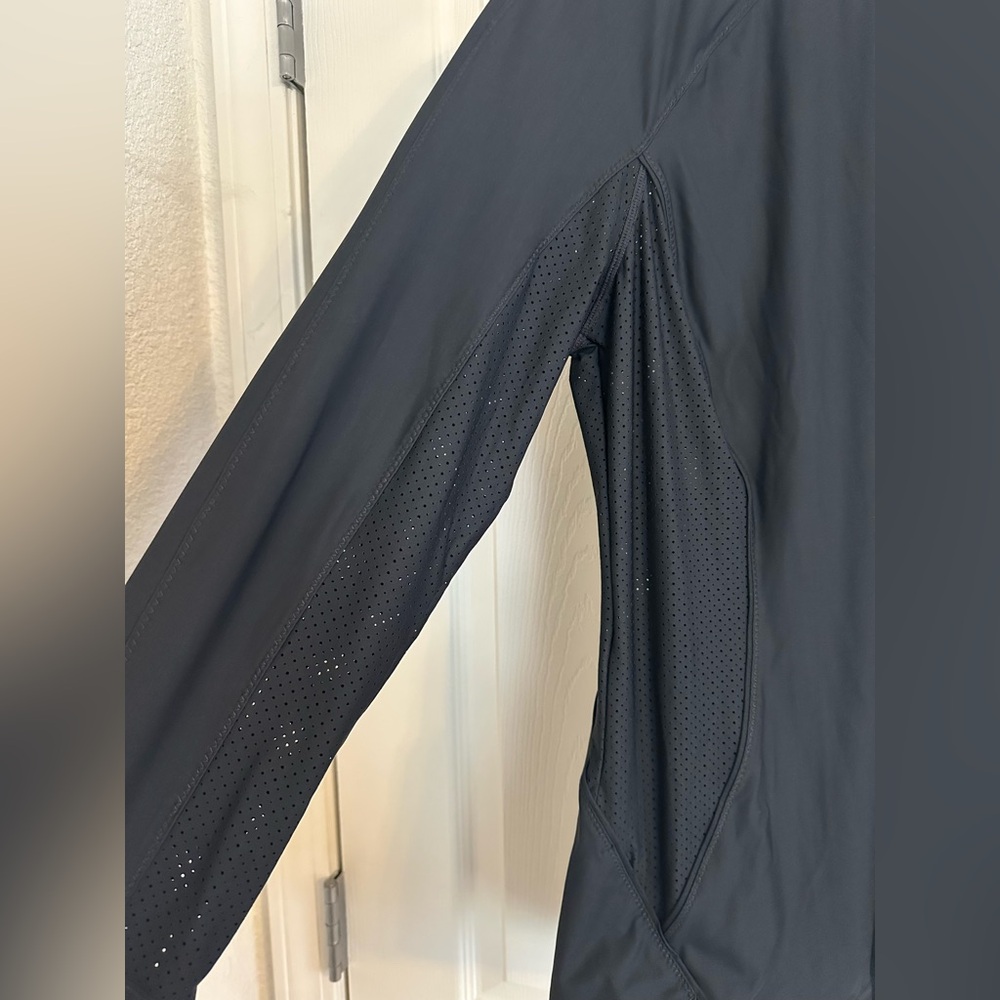 NWT Athleta Pacifica II Black UPF Sun Swim Top XL - Picture 3 of 7